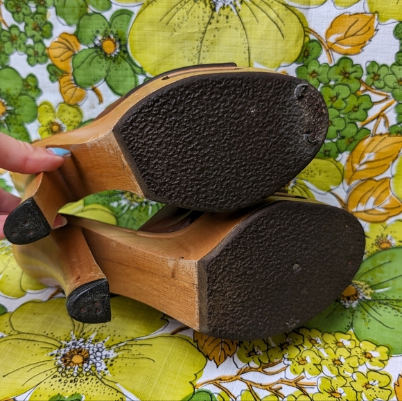 Frederick's of Hollywood vintage 70s wooden platform heels - Picture 4 of 7